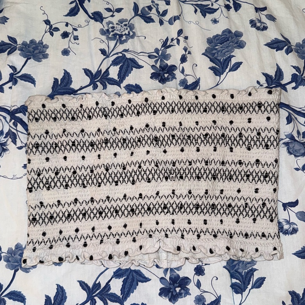 Hollister Blue and White Floral Knit Top